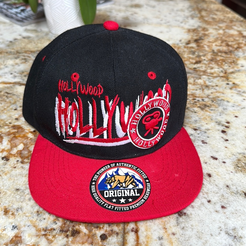 Hollywood red and black classic basebal hat (xl)  (E1)